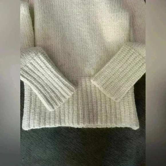New Scotland Woman’s Turtleneck Sweater size S - Picture 5 of 7